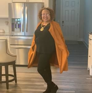 Meet your Posher, Carla